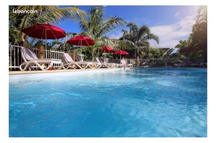 F2 Residence Oasis Terre Rouge A Saint Pierre Bagian luar foto