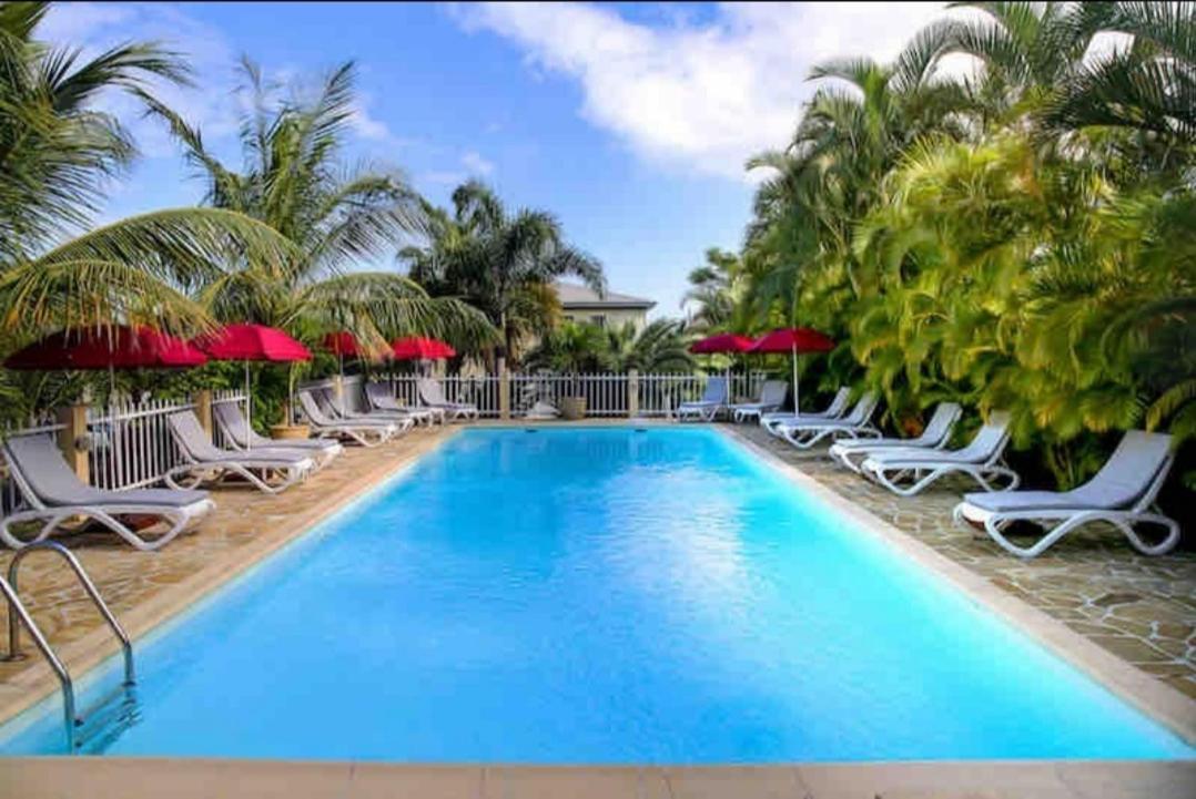 F2 Residence Oasis Terre Rouge A Saint Pierre Bagian luar foto